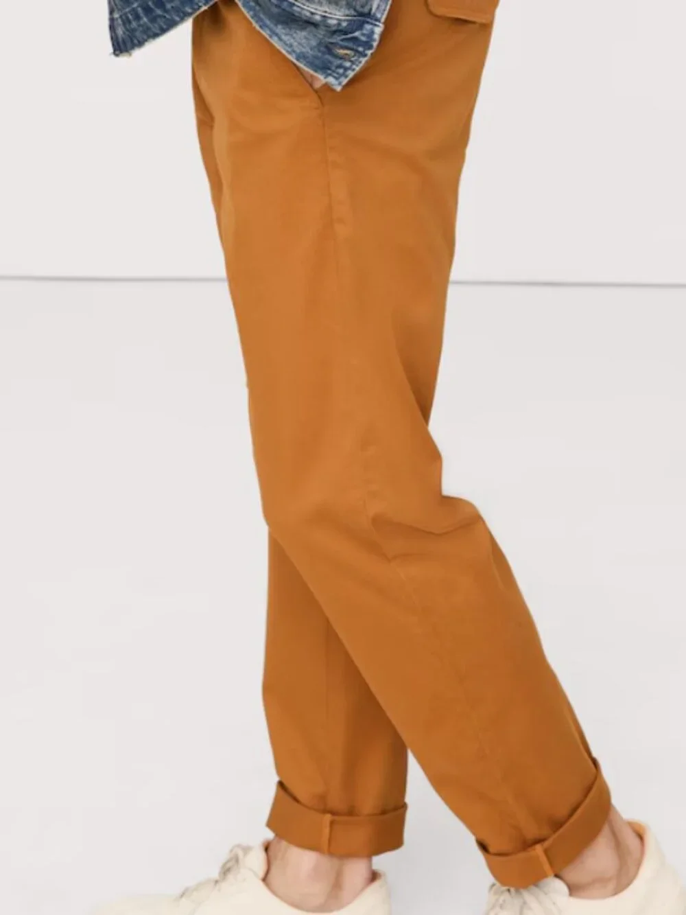 Banana Republic modeled after